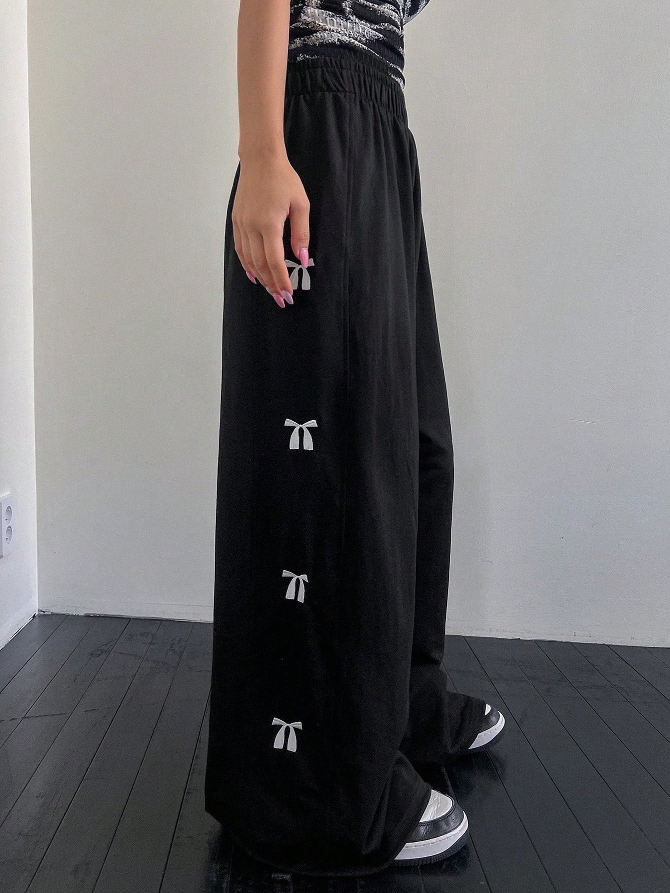 Maxct Women Wide Leg Embroidered Casual Sweatpants With Bowknot And Drawstring