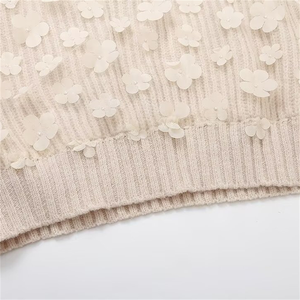 Maxct Autumn New Women's Fashion Loose Flower Decoration Splicing Long Sleeve Round Neck Knitted Shirt