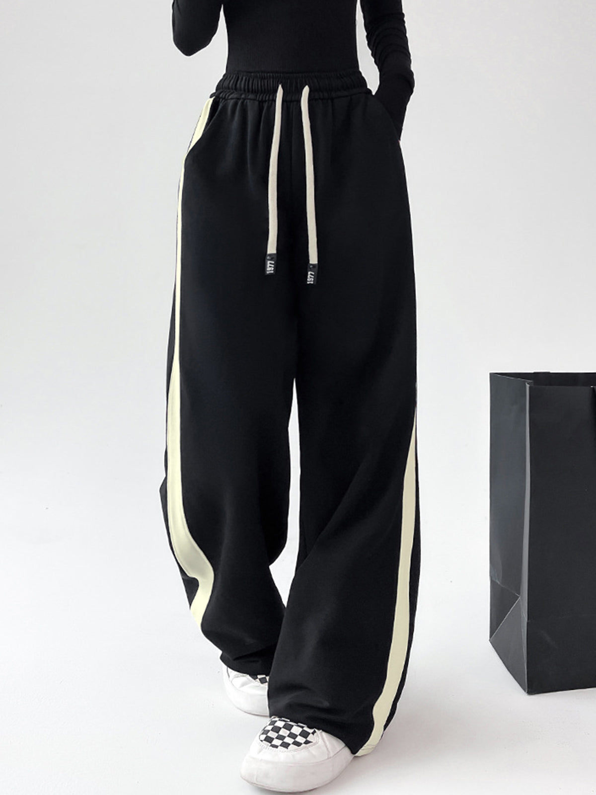Maxct Drawstring Contrast Trim Wide Leg Sweatpants
