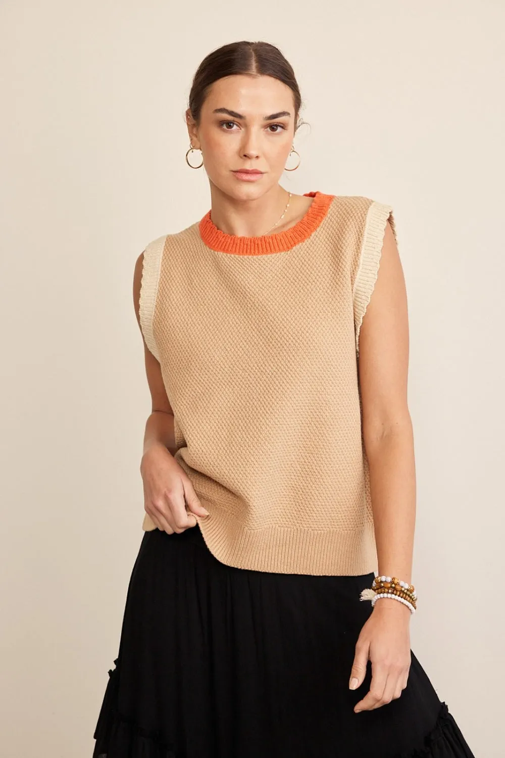 Women's Taupe Contrast-Trim Sweater Vest