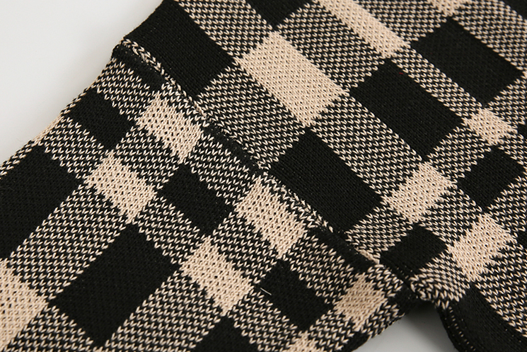 Maxct 1142 Plaid V-Neck Sweater