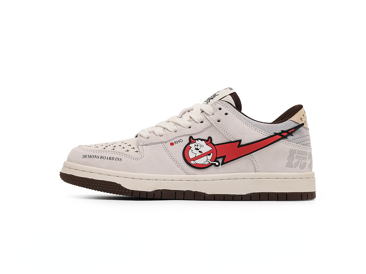 Unisex Retro Y2K Demon Lightning Skate Sneakers