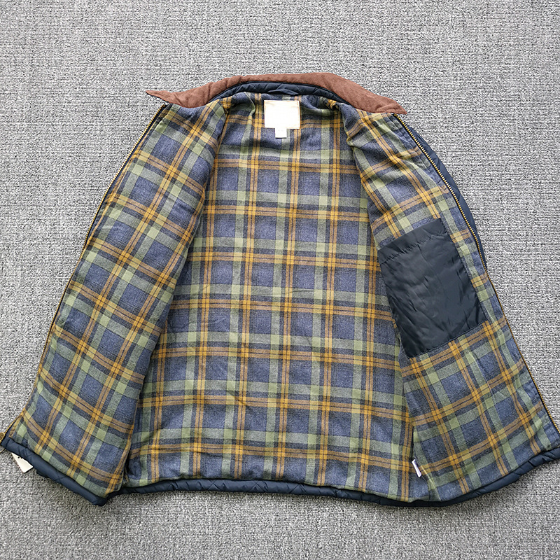 &Men’s Classic Lightweight Water-Resistant Microfiber Jacket
