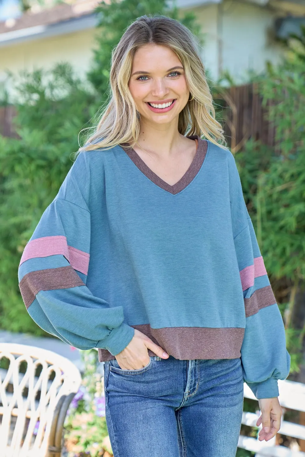 Maxct &Hailey & Co Color Block V-Neck Cropped sweatshirt