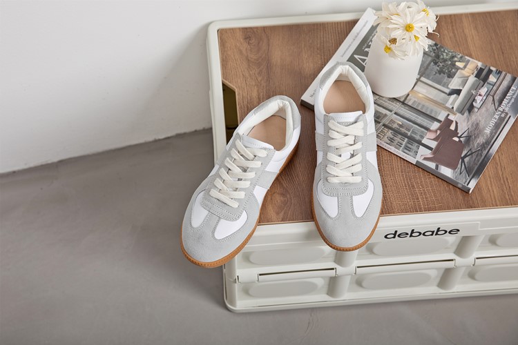 Women's Leather Flat Sneakers - true deals club