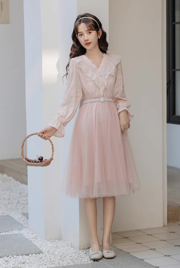 V-Neck Lace & Tulle Midi Dress Maxct