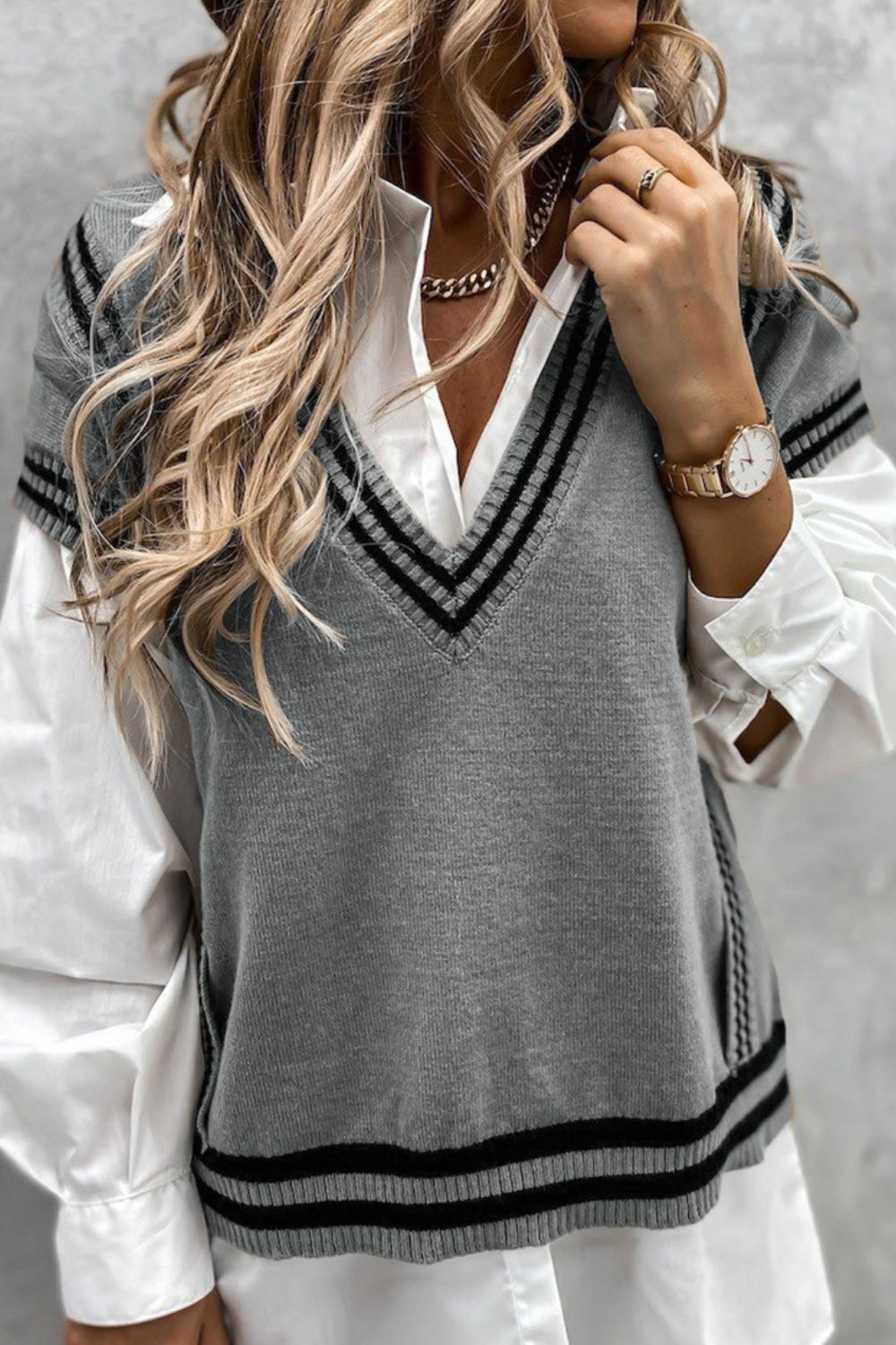 Maxct &Striped Trim V-Neck Sweater Vest