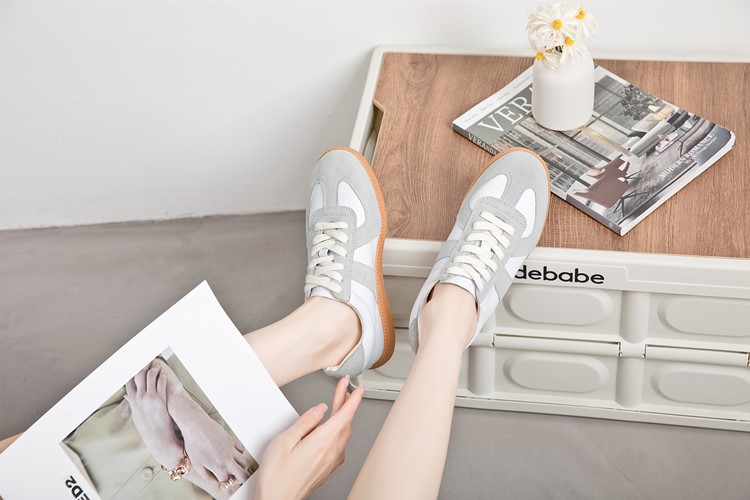 Women's Leather Flat Sneakers - true deals club