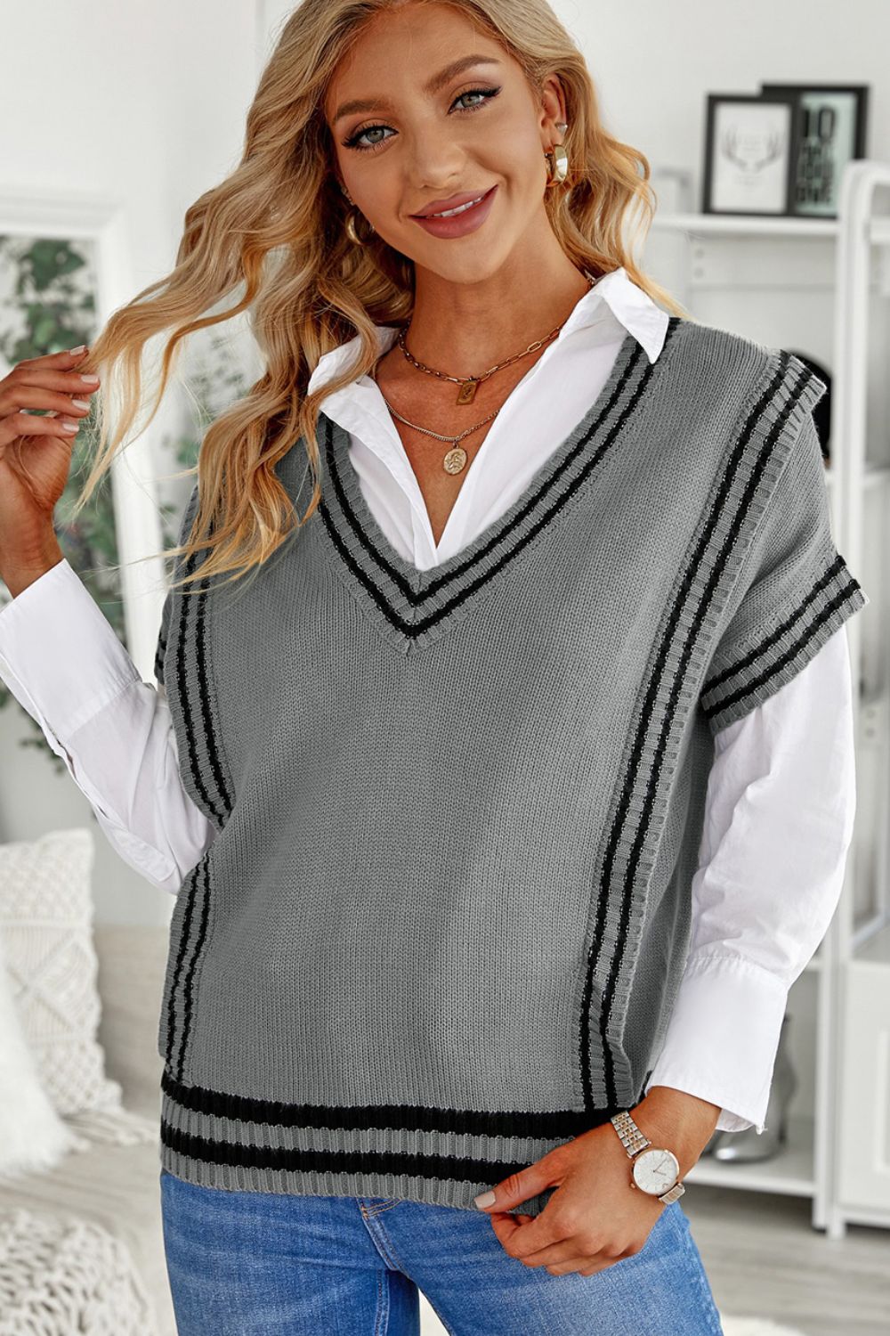 Maxct &Striped Trim V-Neck Sweater Vest