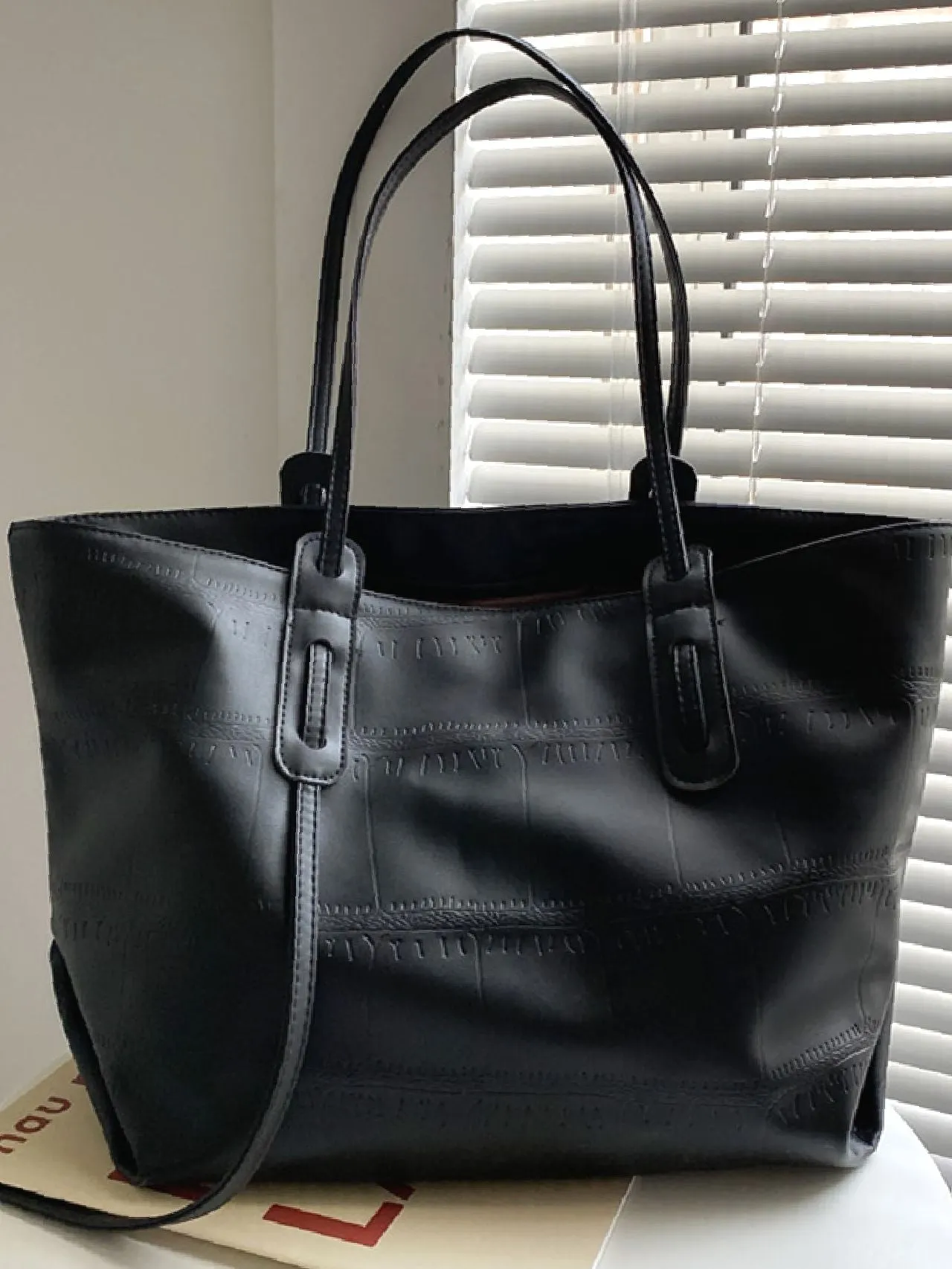Maxct - Minimalist Textured Shoulder Tote Bag  - Women Tote Bags