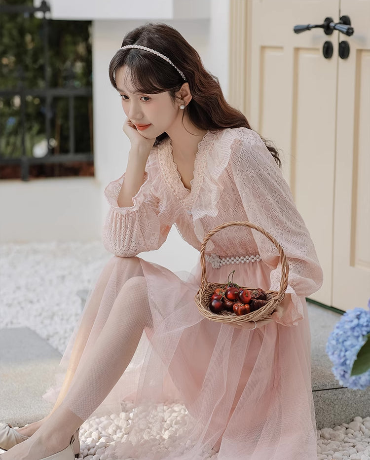 V-Neck Lace & Tulle Midi Dress Maxct