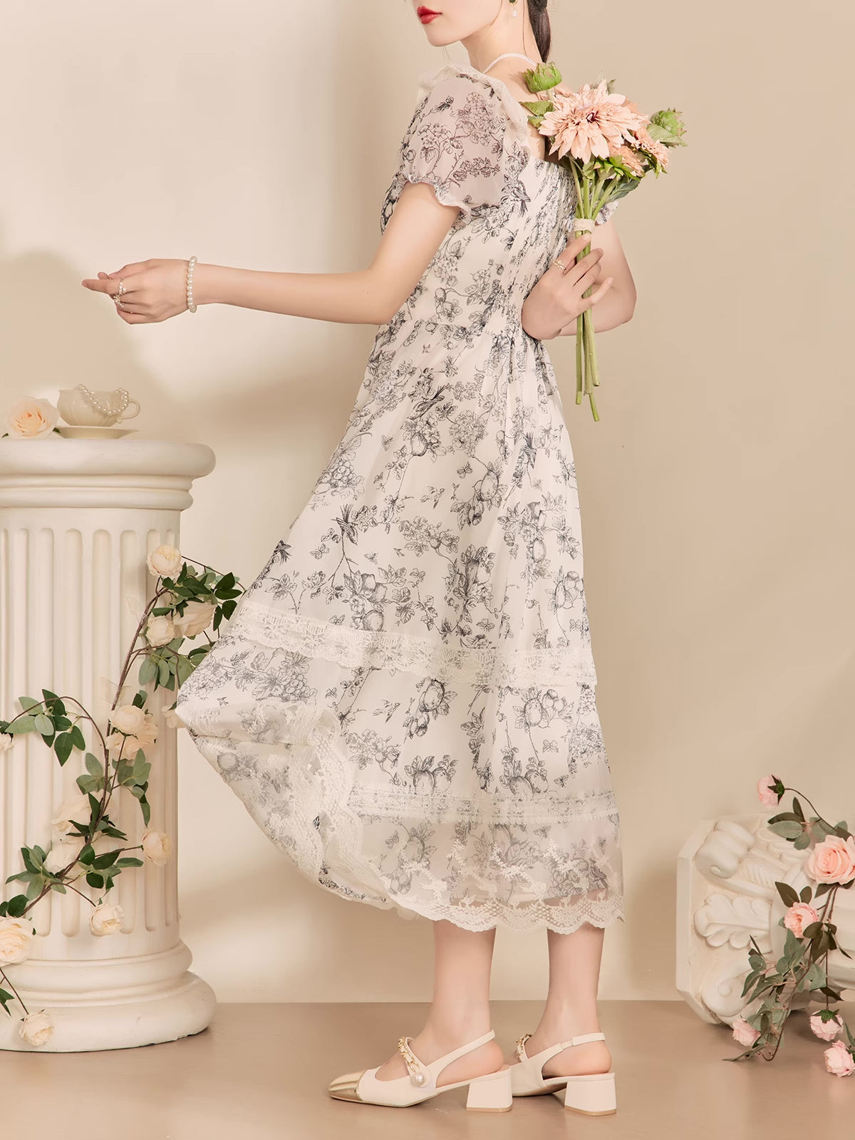 Porcelain Sketch Midi Dress Maxct