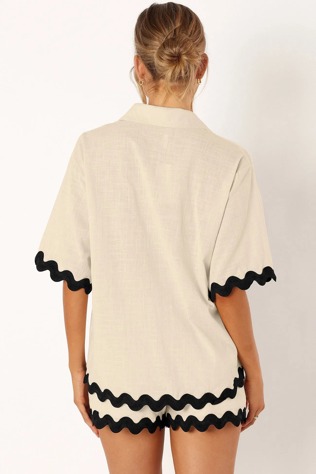 Maxct Contrast Wavy Shirt Two-piece Shorts Set