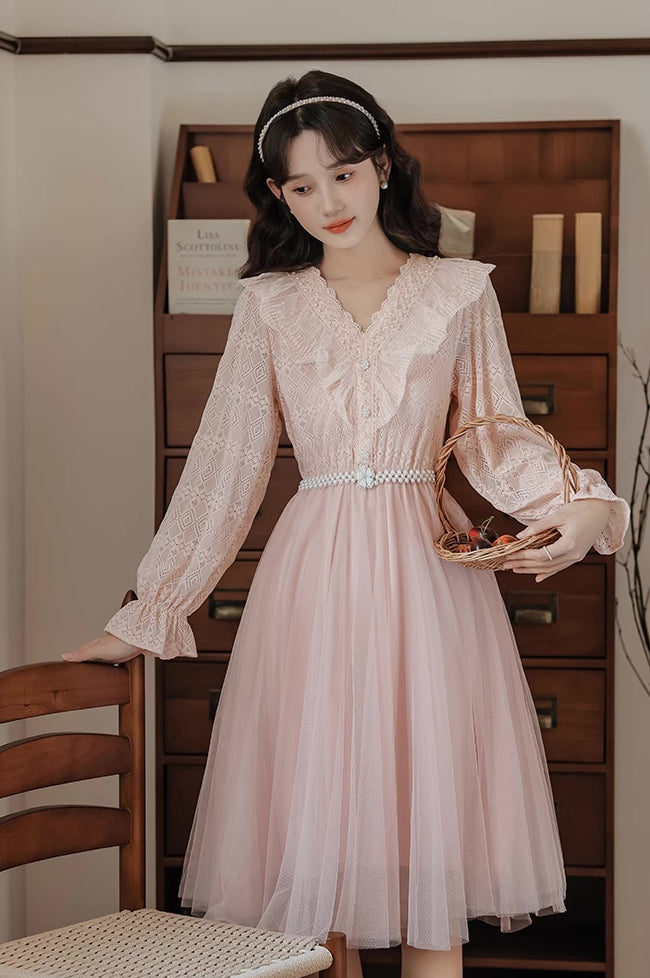 V-Neck Lace & Tulle Midi Dress Maxct