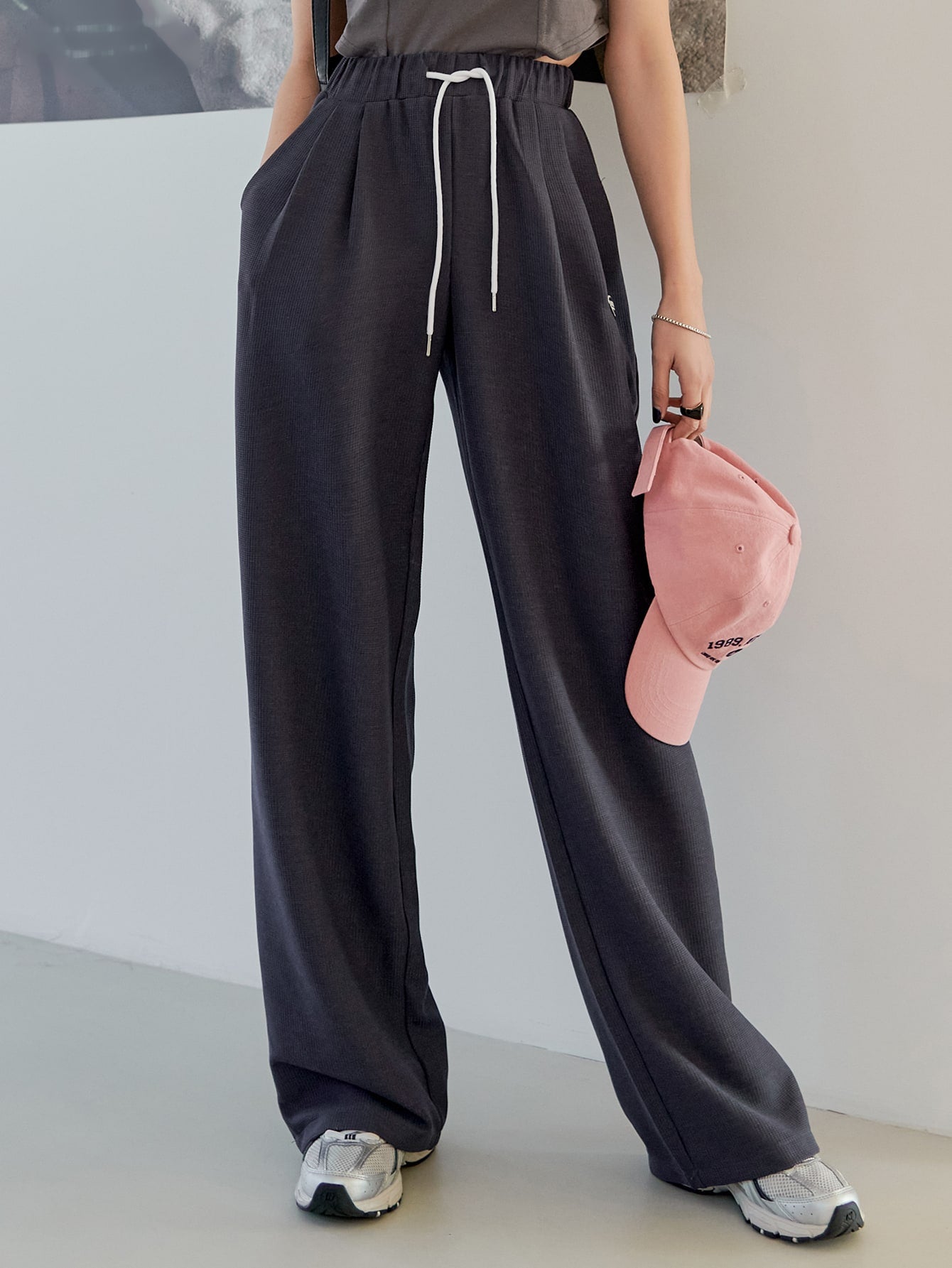 Maxct Letter Patch Drawstring Wide Leg Sweatpants