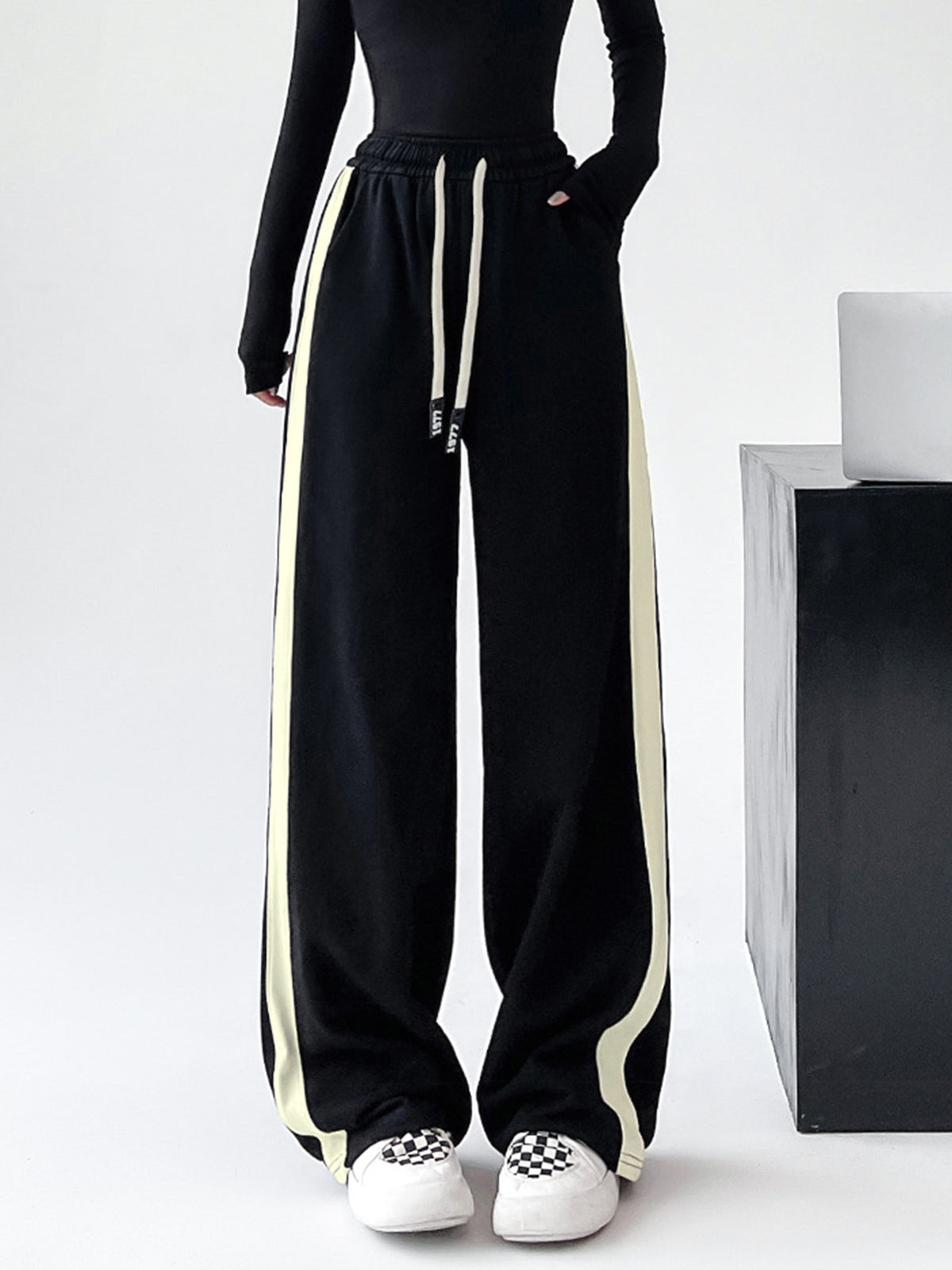 Maxct Drawstring Contrast Trim Wide Leg Sweatpants