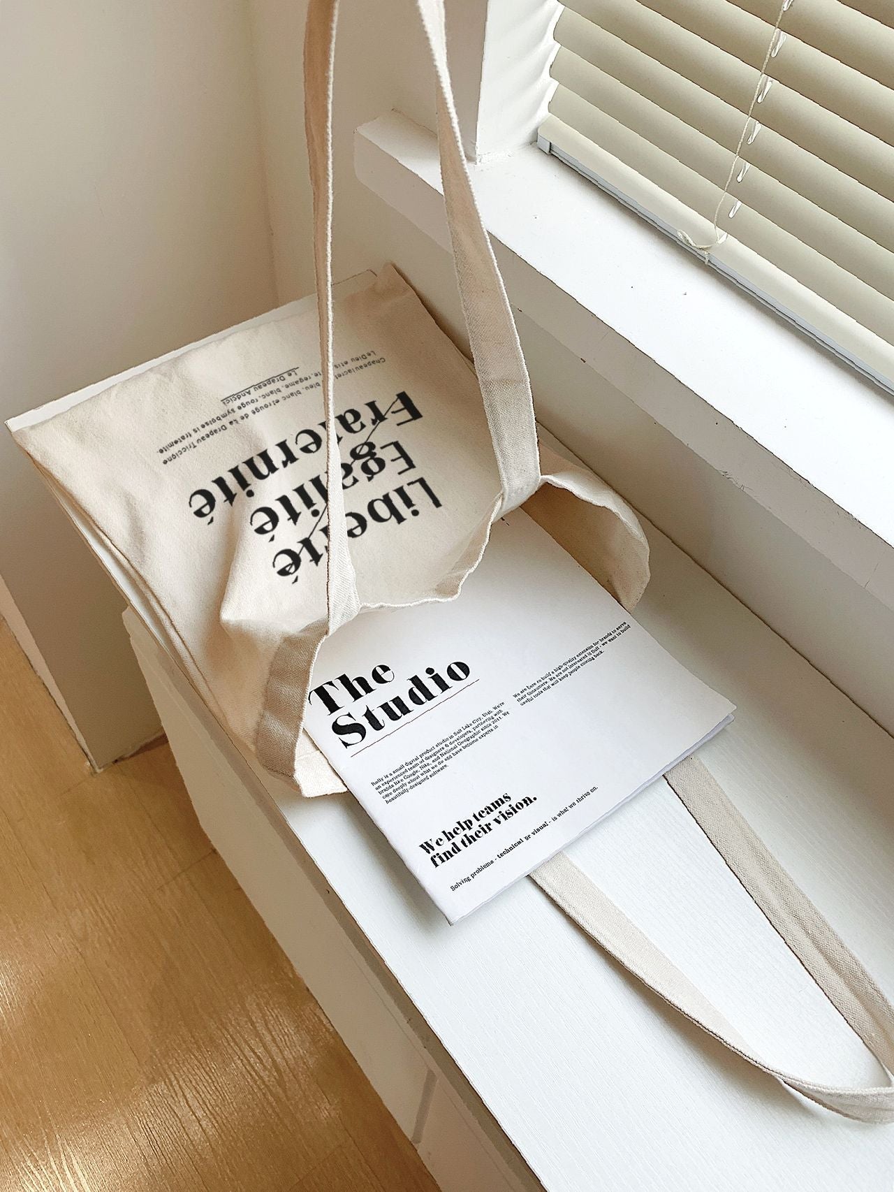 Maxct - Letter Graphic Shopper Bag  - Women Tote Bags