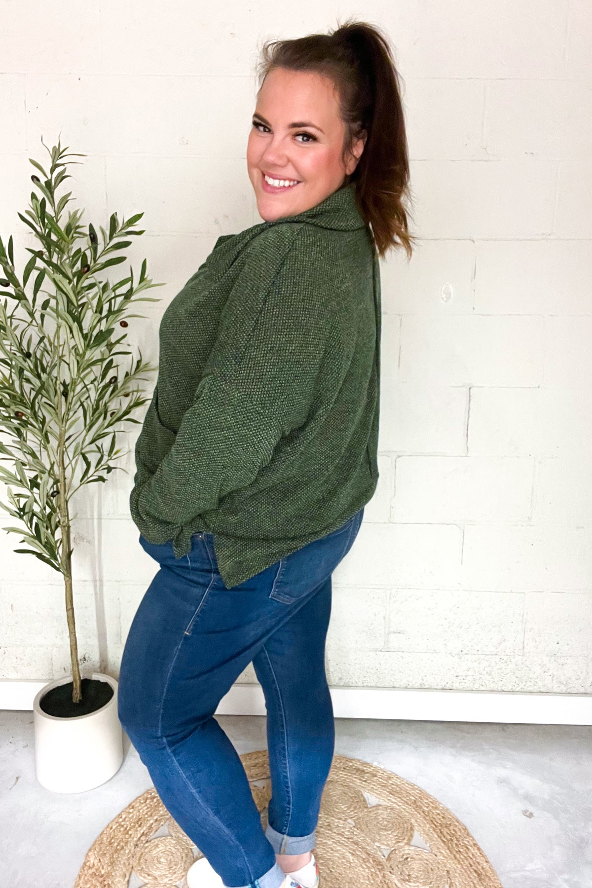 Maxct &Easy Living Olive Textured Knit Notch Neck Oversized Collar Sweater