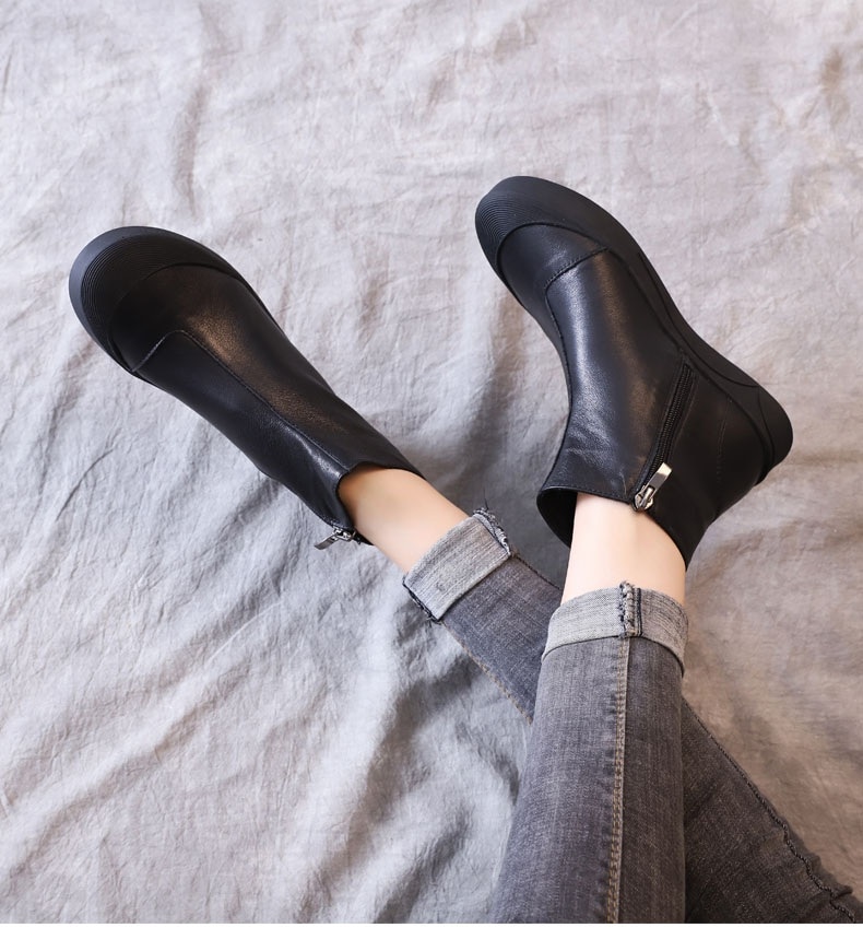 Women's Flat Leather Ankle Boots