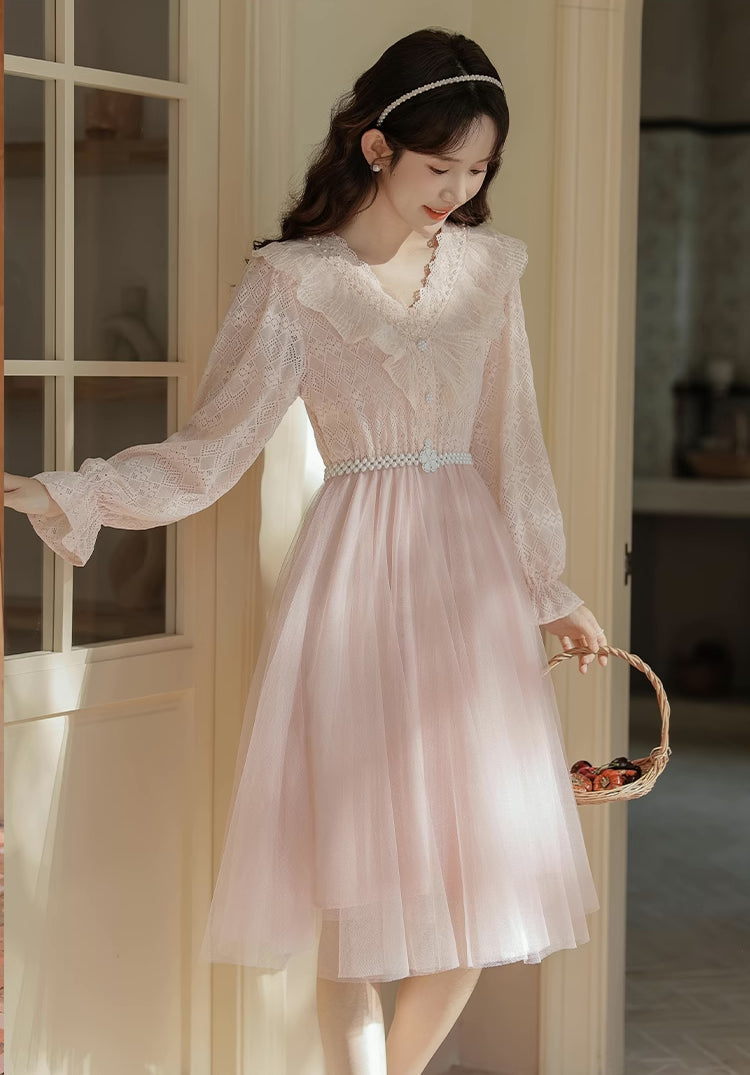 V-Neck Lace & Tulle Midi Dress Maxct