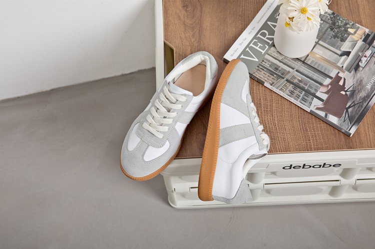 Women's Leather Flat Sneakers - true deals club