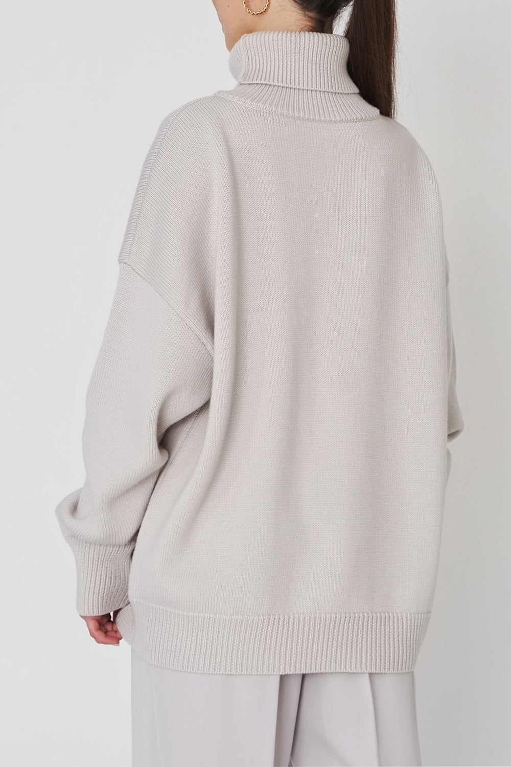 Maxct &Turtle Neck Dropped Shoulder Sweater