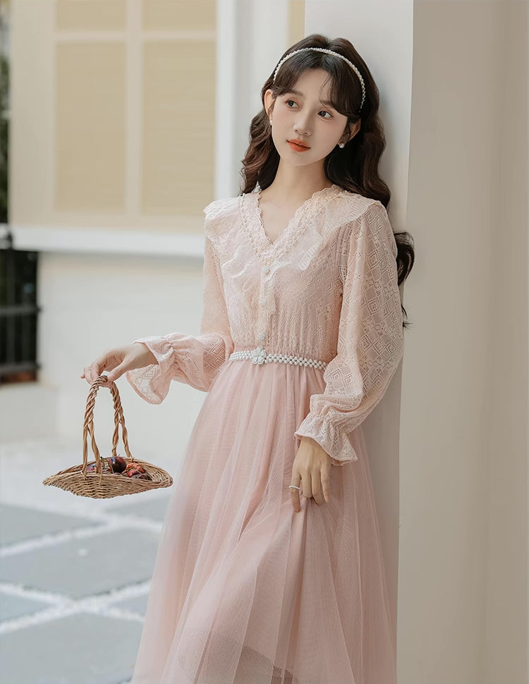 V-Neck Lace & Tulle Midi Dress Maxct