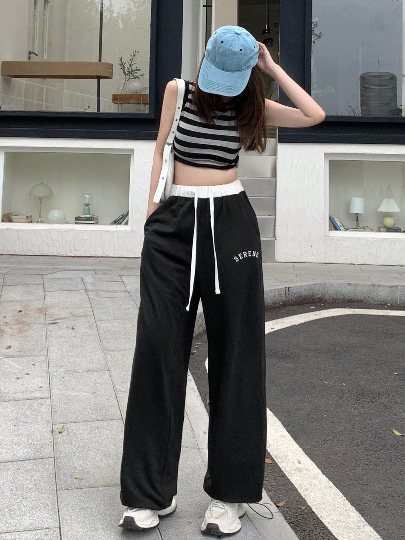 Maxct Women's Elastic Waistband Jogger Pants With Contrast Color Drawstring And Letter Print