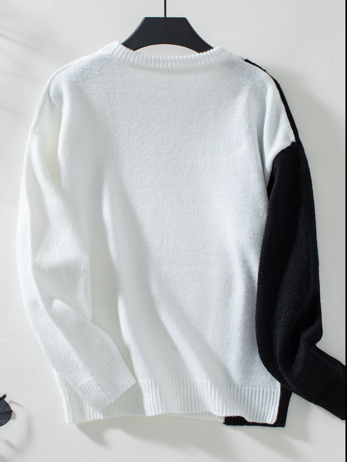 Maxct &Two Tone Cable Knit Round Neck Long Sleeve Sweater