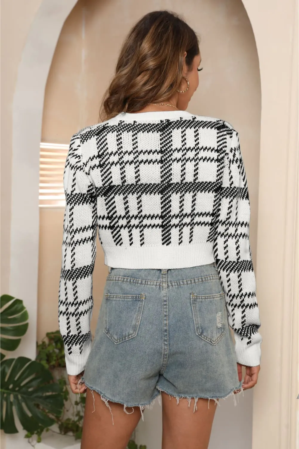 Maxct &V-Neck Cropped Button-Up Cardigan