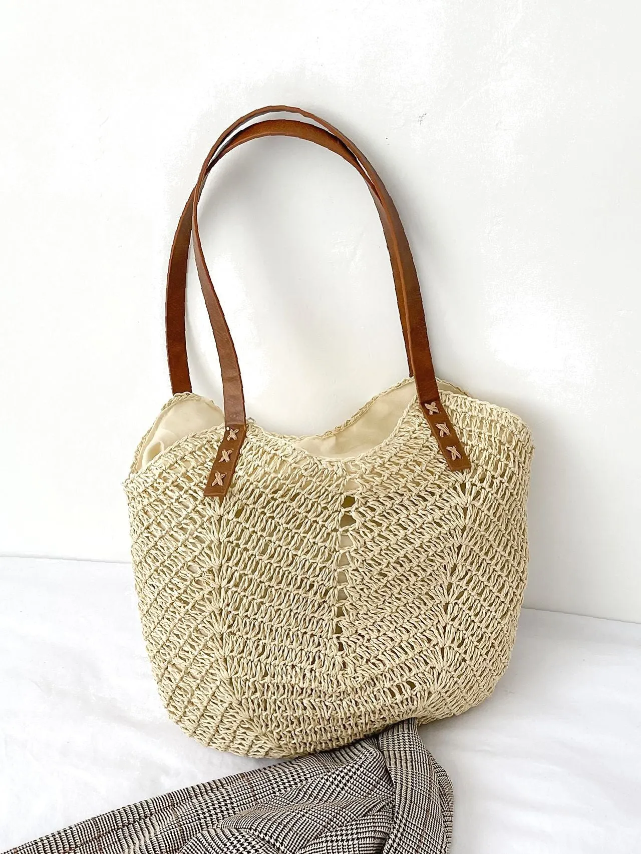 Maxct - Hollow Out Straw Bag  - Women Tote Bags