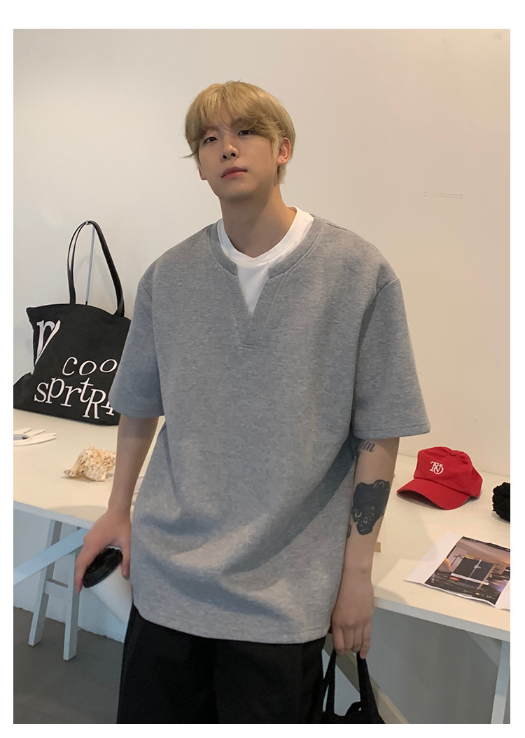 90s Streetwear Niche Design Sense Fake Two-piece V-neck Short-sleeved T-shirt Men's Summer New Loose Korean-style Simple All-match Half-sleeved Top