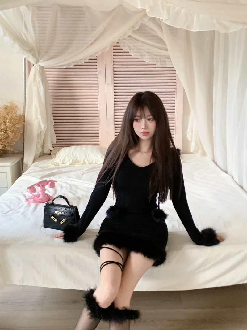 Maxct Hot Girl Black Knitted Hooded Fur Dress Women's Winter Slim Fit Pure Sexy Hip Wrap Short Dress Fashion Female Clothes