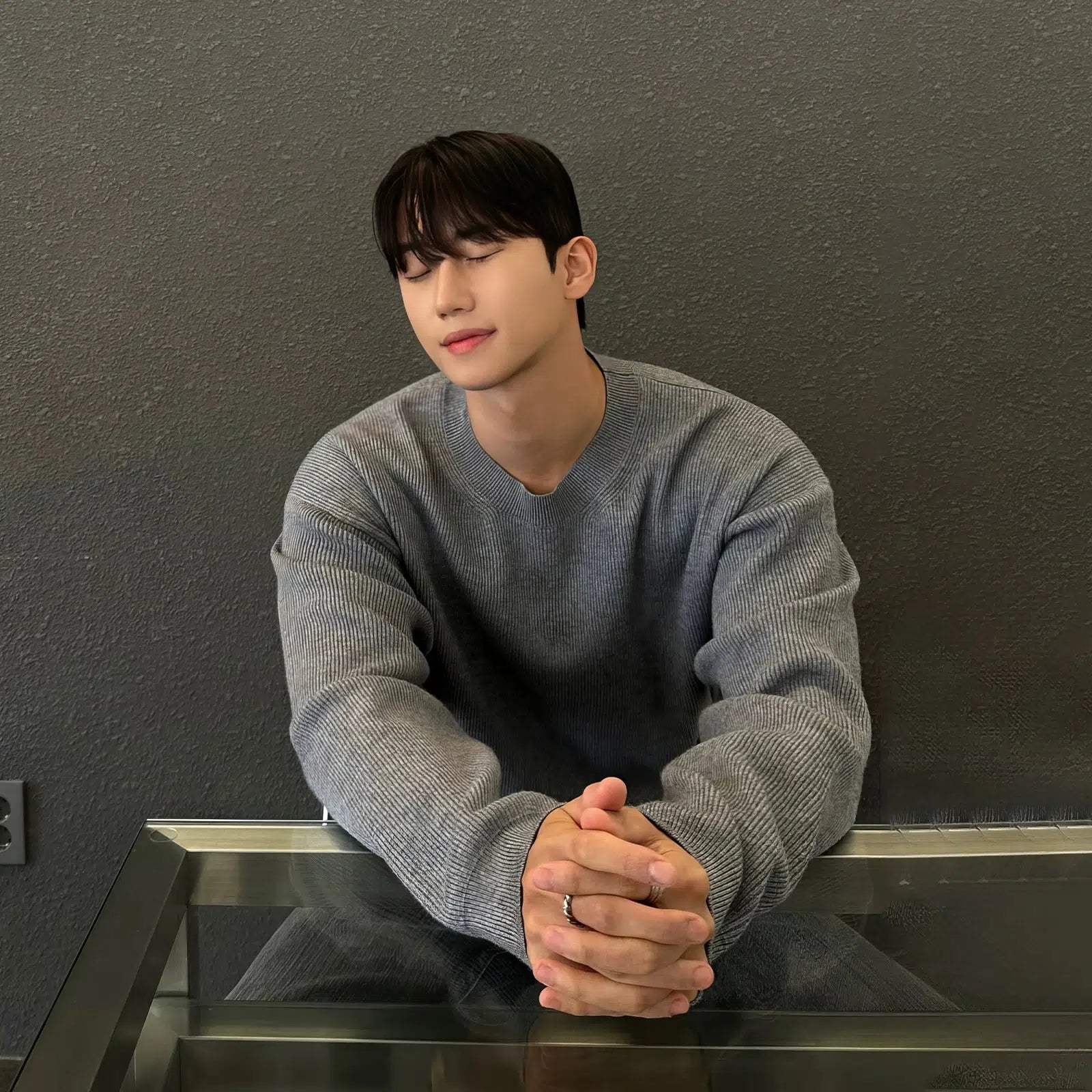 Maxct Pleated Crew Neck Bottoming Sweater