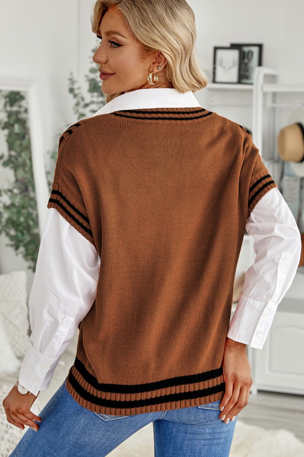 Maxct &Striped Trim V-Neck Sweater Vest
