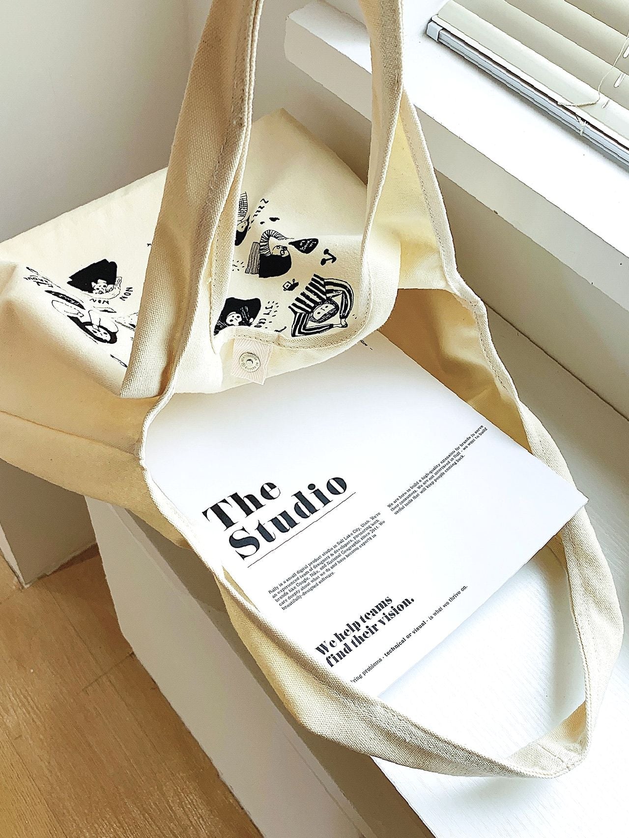 Maxct - Figure Graphic Tote Bag  - Women Tote Bags