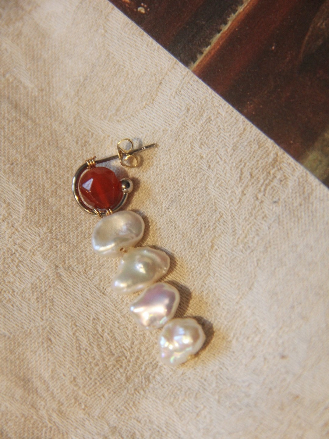 「Chinoiserie」Red Agate Pearl Dangle Earrings