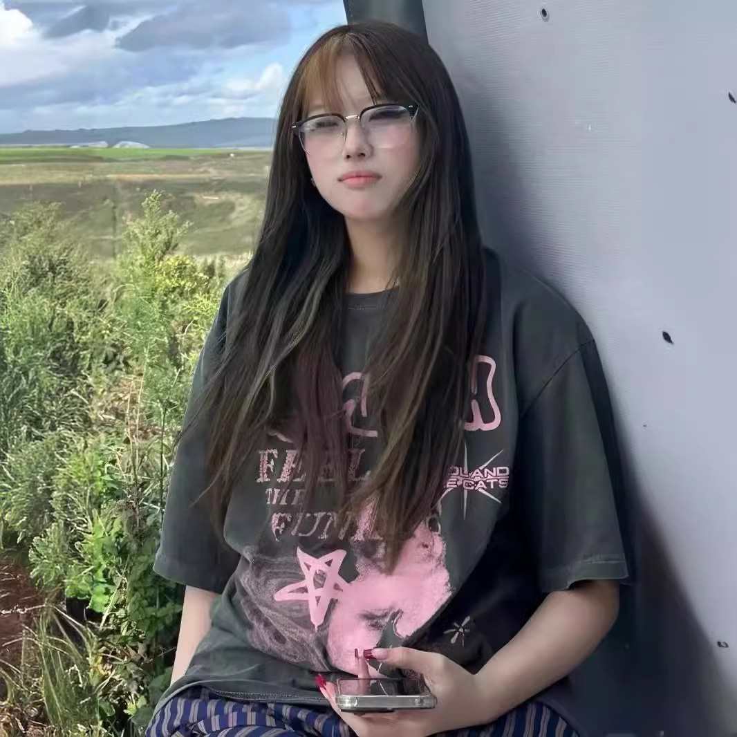 Maxct men’s fashion Niche Guitar Kitten Loose Short Sleeve T-shirt for Women - Image 2