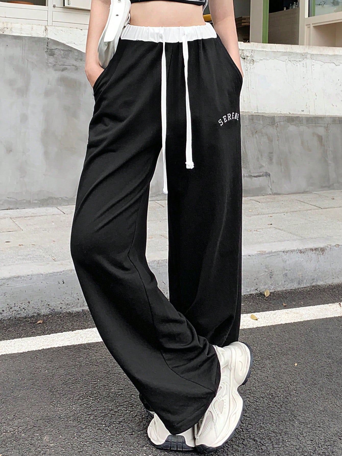 Maxct Women's Elastic Waistband Jogger Pants With Contrast Color Drawstring And Letter Print