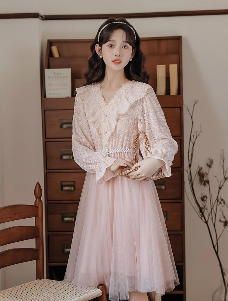 V-Neck Lace & Tulle Midi Dress Maxct