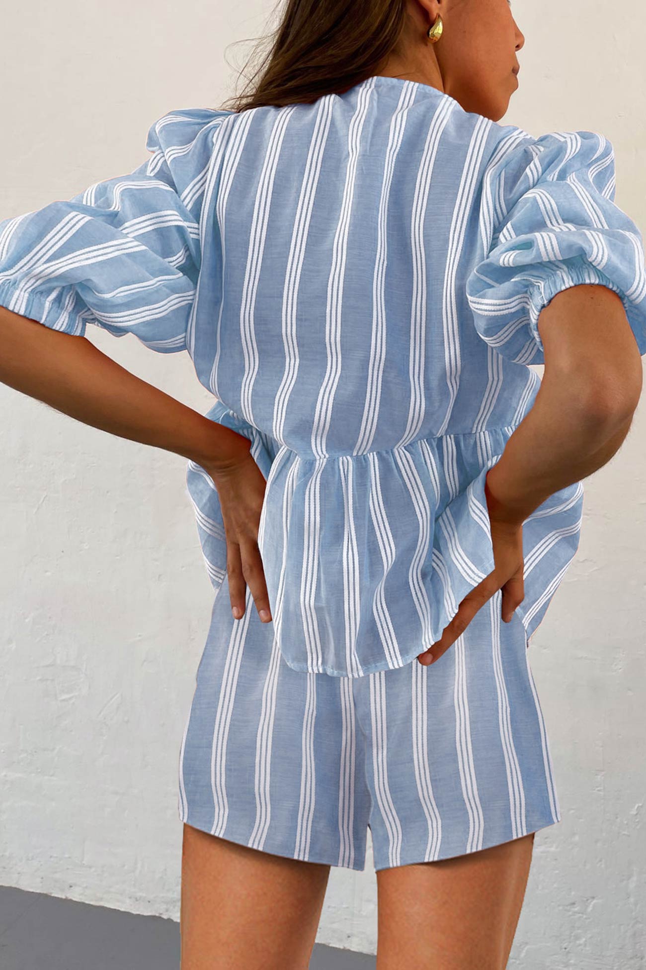 Maxct Contrast Striped Tie-up Blouse Suits