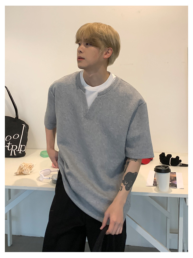 90s Streetwear Niche Design Sense Fake Two-piece V-neck Short-sleeved T-shirt Men's Summer New Loose Korean-style Simple All-match Half-sleeved Top
