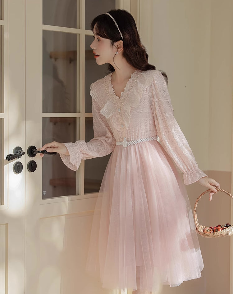 V-Neck Lace & Tulle Midi Dress Maxct