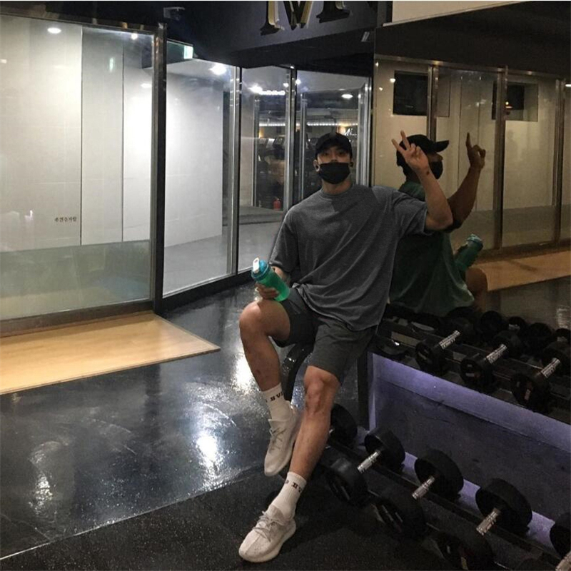 Plain Gym Clothing Fitness Mens Oversized T Shirt Outdoor Hip Hop Streetwear Loose Half Sleeve T-shirt Bodybuilding Tee Shirt