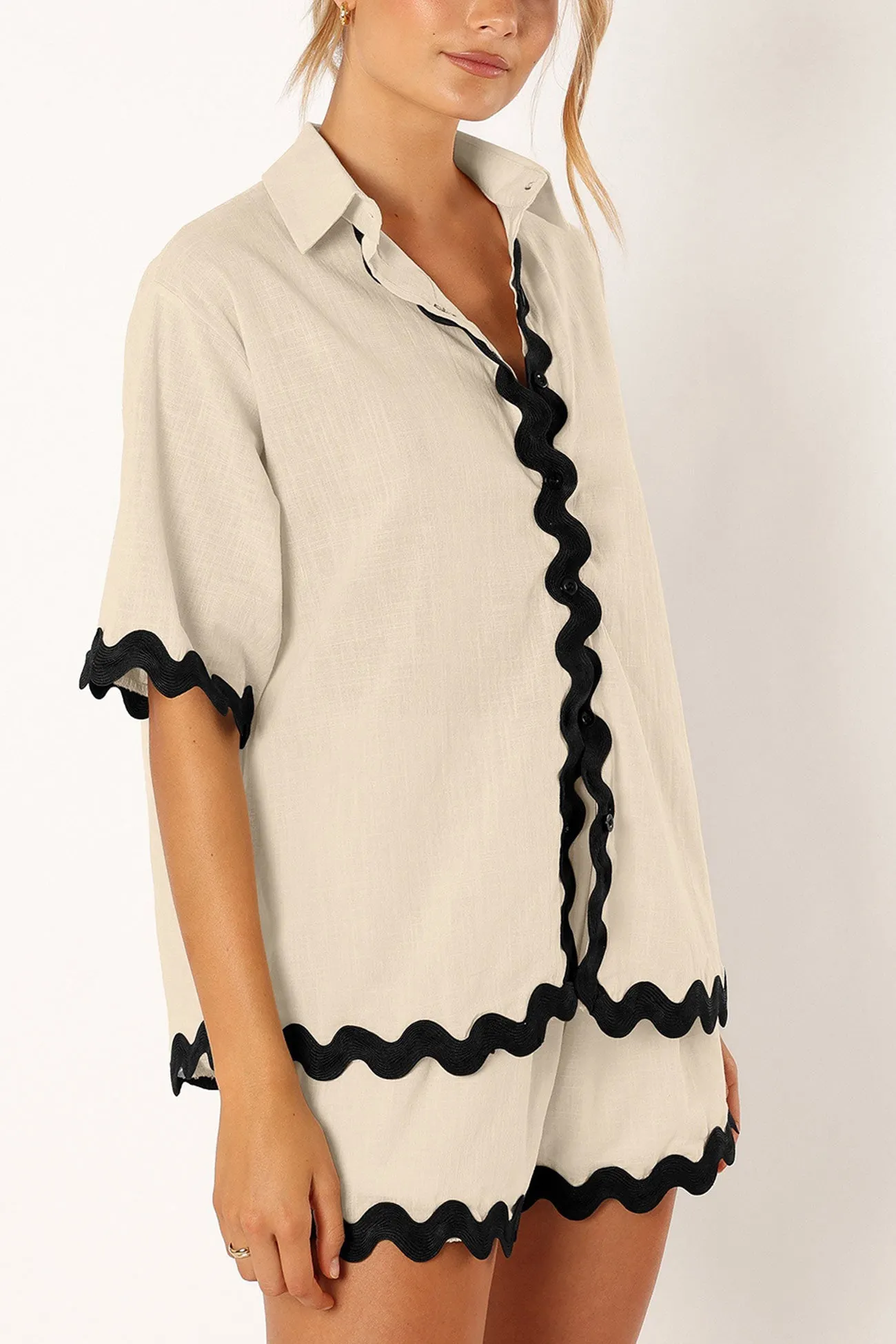 Maxct Contrast Wavy Shirt Two-piece Shorts Set