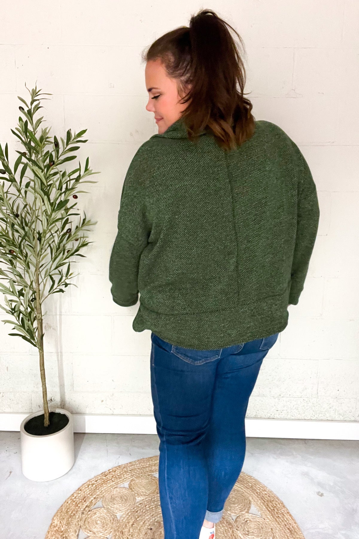 Maxct &Easy Living Olive Textured Knit Notch Neck Oversized Collar Sweater
