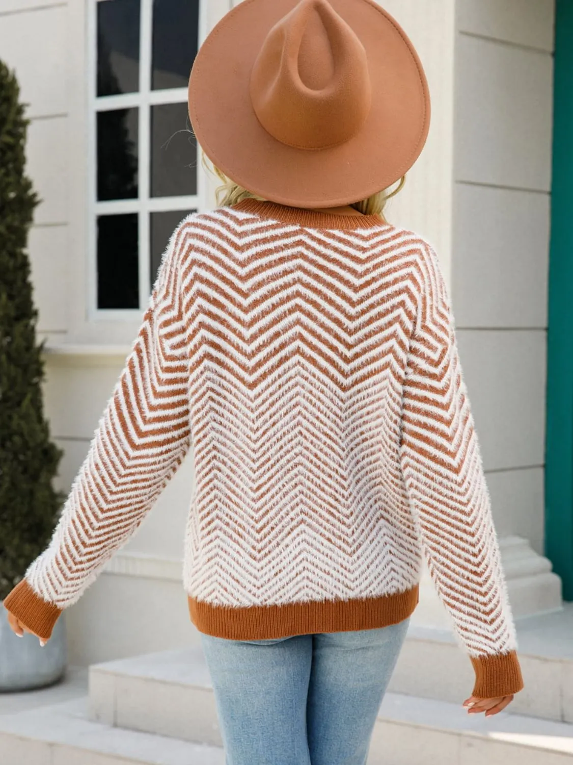 Maxct &Round Neck Long Sleeve Sweater