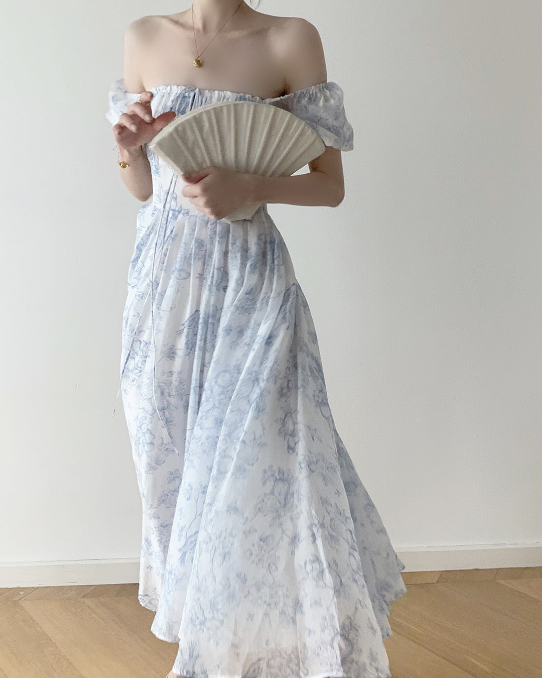 Porcelain Sketch Midi Dress Maxct