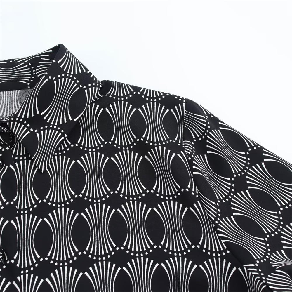 Autumn New Women's Regular Style Geometric Pattern Printed Single breasted Long sleeved Collar Shirt