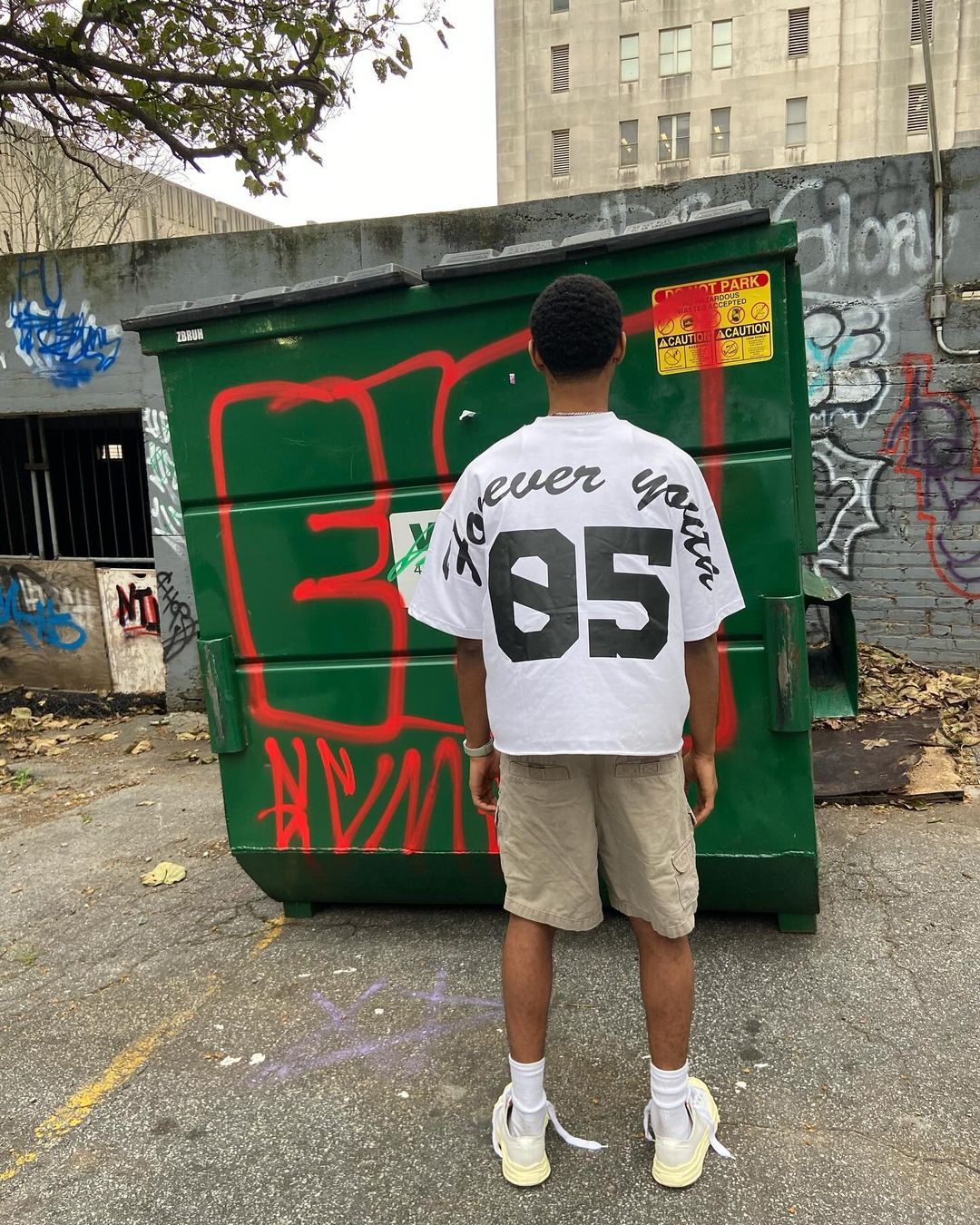 New Retro Men Comic Print Round Neck Cotton Large T-shirt Instagram Fashion Men and Women Harajuku Top graphic t shirts